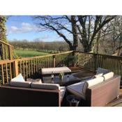 Cosy detached chalet. Country view. Shared pool.