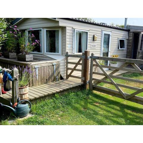 Cosy Quiet Static Caravan Mawgan Porth St Eval