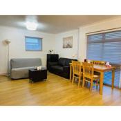 Cosy & spacious 1 Bedroom + Dedicated Off street Parking