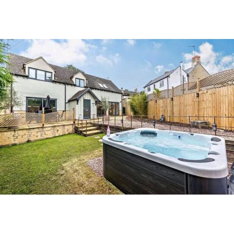 Cotswold holiday let with hot tub - The Old Garage