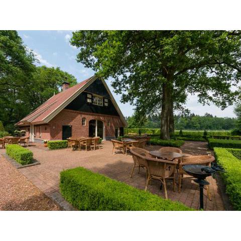 Country house in nature with private bathroom in each room