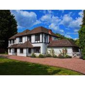 Countryside escape with stunning garden in Surrey