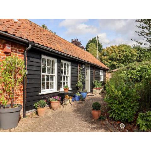 Courtyard Cottage, Poplar Farm Barn