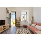 Cozy Apartment with Patio near Carcavelos Beach