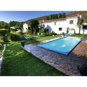 Cozy Cottage in El Padul with Swimming Pool