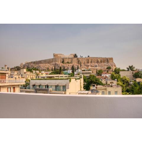 Cozy Deck Roof Apt at the Foothills of Acropolis