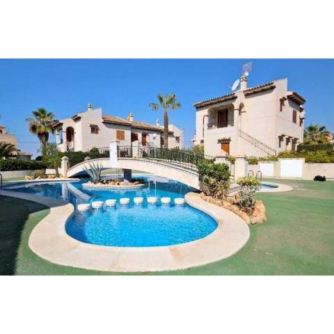 Cozy house near La Mata beach