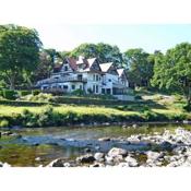 Craig-y-Dderwen Riverside Hotel