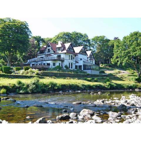 Craig-y-Dderwen Riverside Hotel