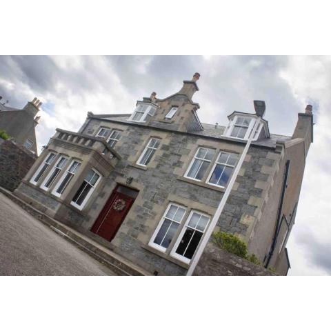 Crannoch Self Catering - 9 bedroom former hotel