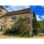 Cupcake Cottage: Quintessential Cotswold Cottage