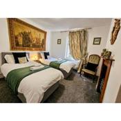 Cute Cottage in Egham Heathrow- 6 Guests