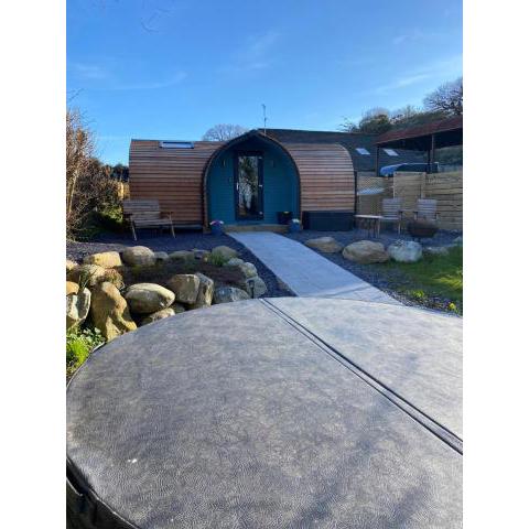 Cwt y Gwenyn Glamping Pod