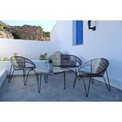 Cycladic Villa in Amorgos Island (Maison Shiro)