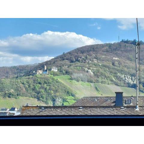 Dachgeschosswohnung mit Burgblick in Kues