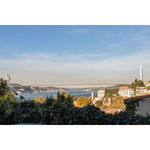 Delightful Flat with Bosphorus View in Kuzguncuk