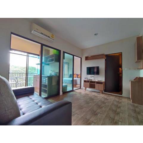 Deluxe Room at Tree Boutique Condo by Suwan Style Agency