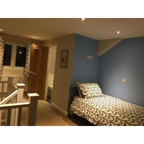 Derby Pride Park private ensuite room- 2 beds- free parking