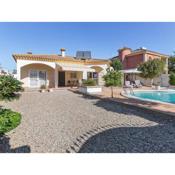 Detached villa with a large private swimming pool