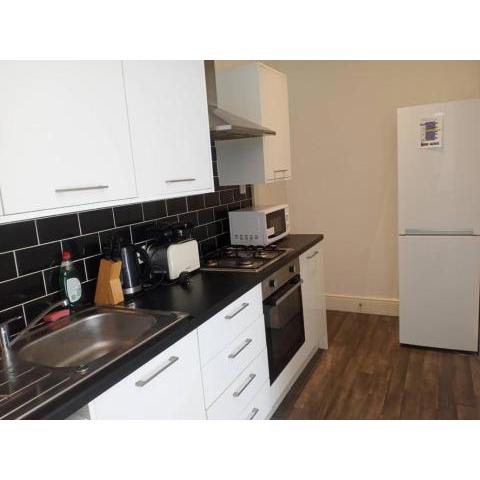 Double bed (R1) close to Burnley city centre