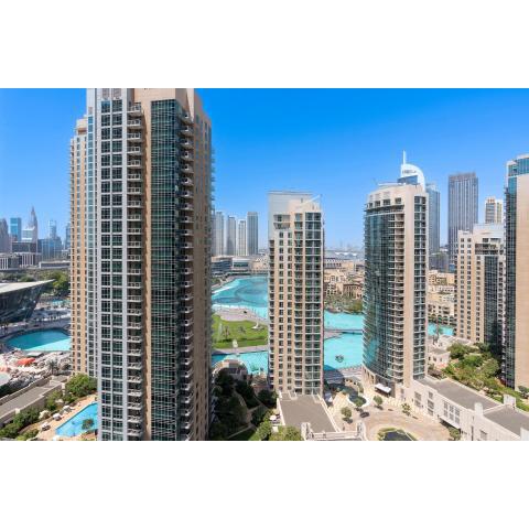 Downtown Dubai, Luxury 2 Bed 2 Bath Apartment - Pool, Gym, AirCon, Parking - Views of The Dubai Fountain & Burj Khalifa