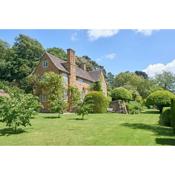 Drakestone House Manor with Breathtaking Cotswolds Views