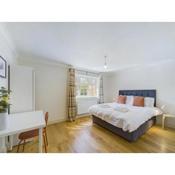 Duplex Redhill town centre Apt by Livingo Stays