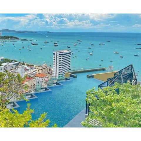 EDGE Central Pattaya SeaView Residence with Infinity Pool & Free Netflix