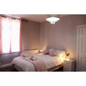 Elegant Guest House FREE WiFi & Parking