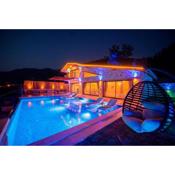 Elsu - 2 Bedroom Holiday Villa with jacuzzi in Kalkan