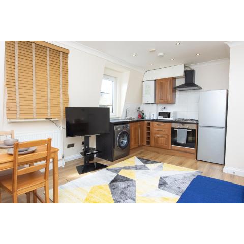 Evergreen Apartments-Flat 5, London