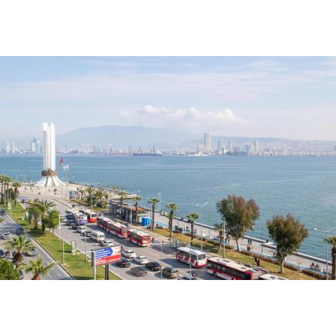 Exceptional Flat with Gorgeous Sea View in Izmir