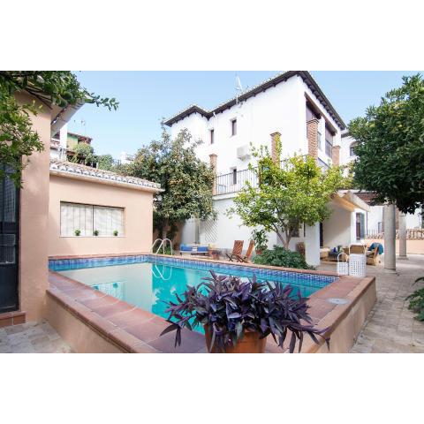 Exclusive 4BR Villa Private pool over Alhambra