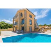 Fabulous house B with outdoor pool