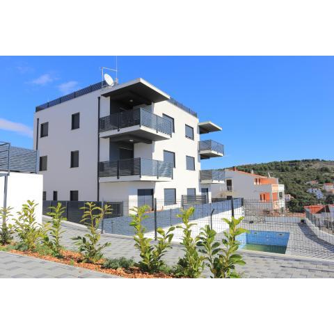 Family friendly apartments with a swimming pool Mavarstica, Ciovo - 18642