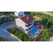 Family friendly house with a swimming pool Kastel Stari, Kastela - 15531