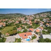 Family friendly house with a swimming pool Nerezisca, Brac - 20132