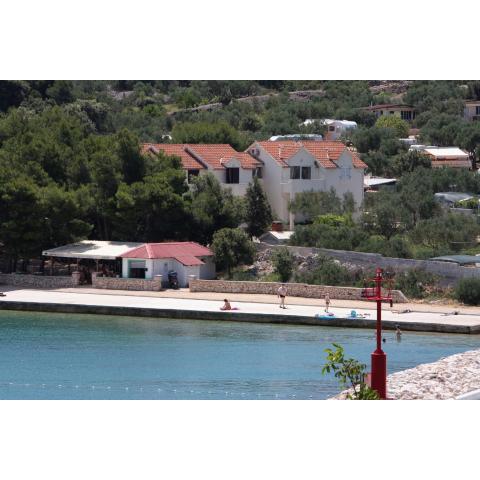 Family friendly seaside apartments Jezera, Murter - 9684