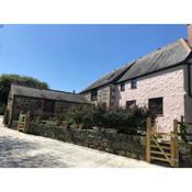 Farm accommodation - The Lizard Peninsula, Cornwall