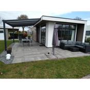 Ferienhaus / Chalet / Bungalow am See, Holland, Niederlande, Lathum