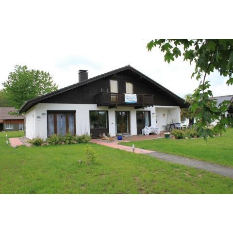 Ferienhaus in Feriendorf Silbersee mit Garten, Terrasse und Grill