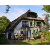 Ferienhaus in Groß Zicker mit Terrasse, Garten und Grill - a79051