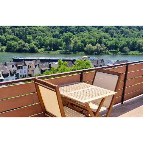 Ferienwohnung in Klotten mit atemberaubendem Panoramablick auf die Mosel, Billardraum und Balkon