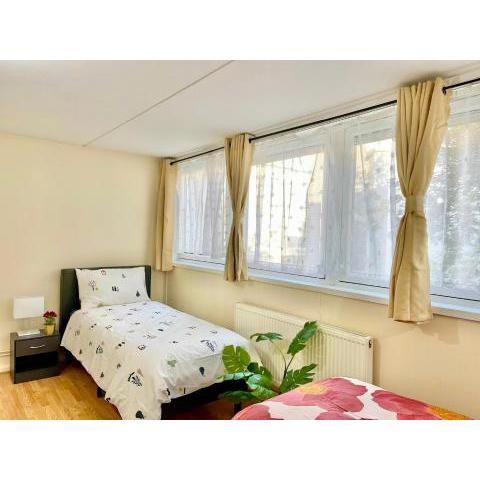 Finsbury Park Station 3 bedrooms flat