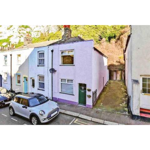 Fisherman’s Cottage on the white cliffs of Dover