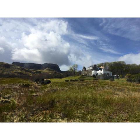 Flodigarry Hotel and SKYE Restaurant