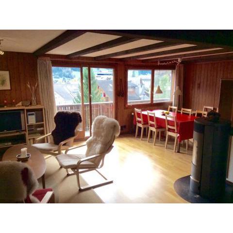 Gemütliche Dachwohnung im Chalet mit Bergblick