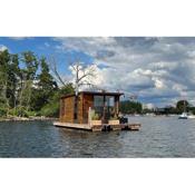 Gemütliches Hausboot mit Kamin in Berlin