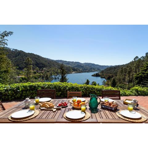 Gerês Mountain Lake Views