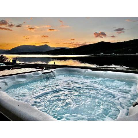 Glenachulish Bay with Hot Tub